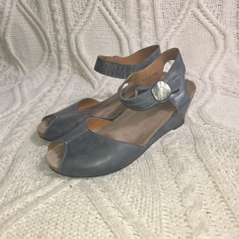 Taos‎ Wedge Sandals Grey Leather Peep Toe Ankle Strap Womens 40 Excellent